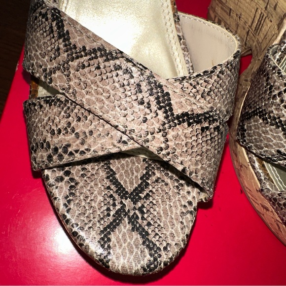 Chinese Laundry snake skin wedge heels - Picture 12 of 12